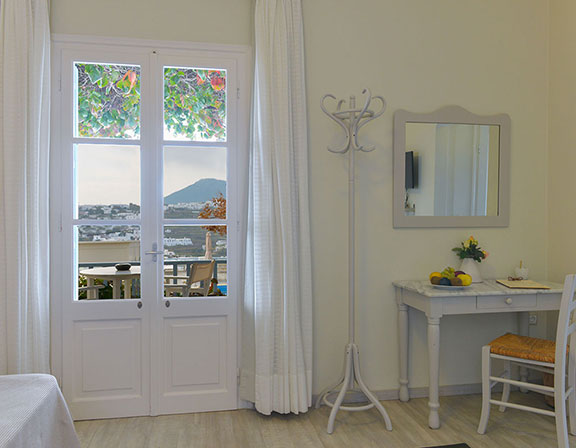 Chambre spacieuse à l'hôtel Petali à Sifnos