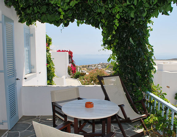 Grand balcon avec vue sur la mer