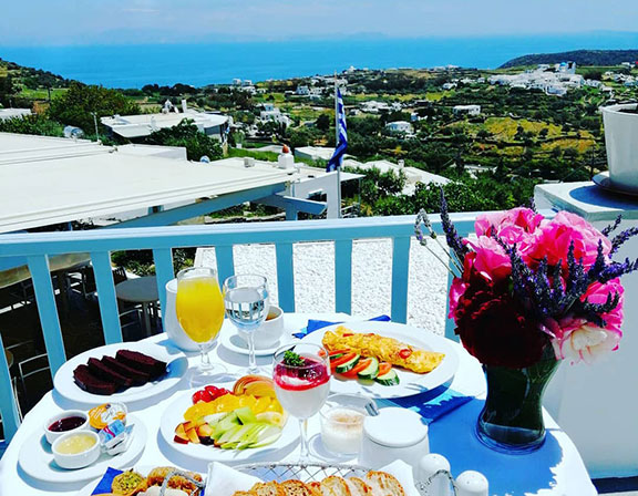 Breakfast at hotel Petali village